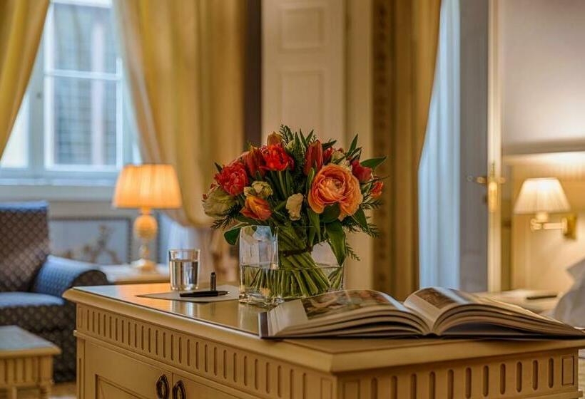 سوییت جونیور, Palazzo Guicciardini