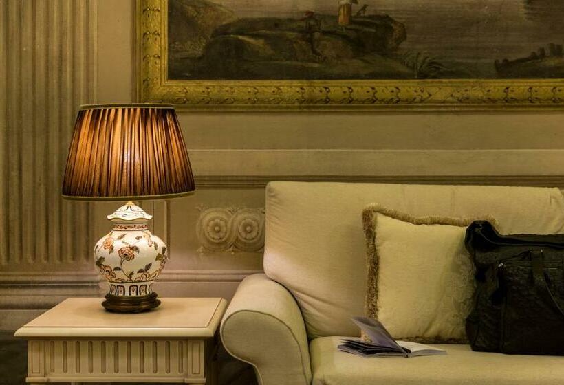 سوییت جونیور, Palazzo Guicciardini