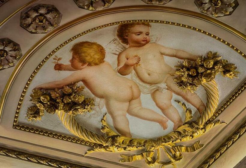 سوییت جونیور, Palazzo Guicciardini