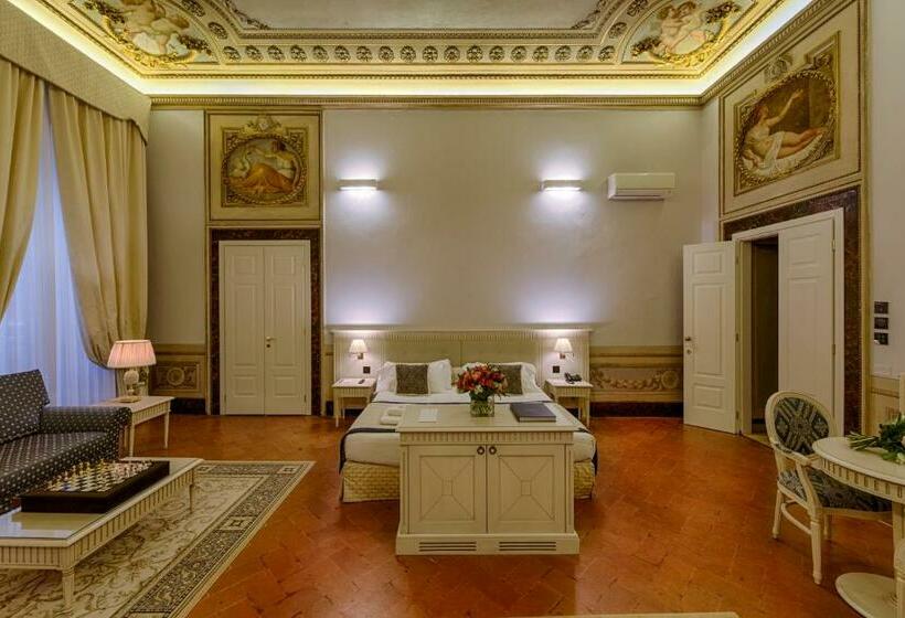 سوییت جونیور, Palazzo Guicciardini