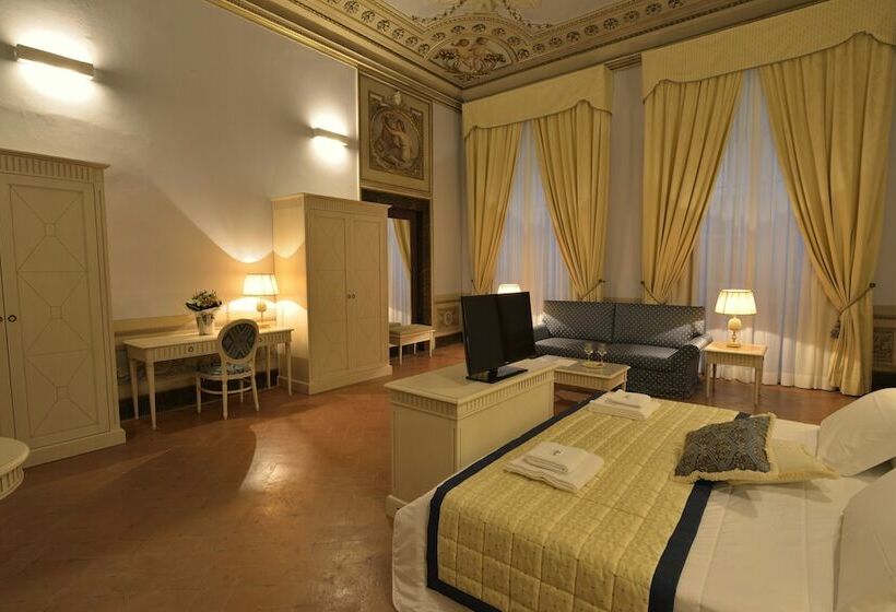 سوییت جونیور, Palazzo Guicciardini