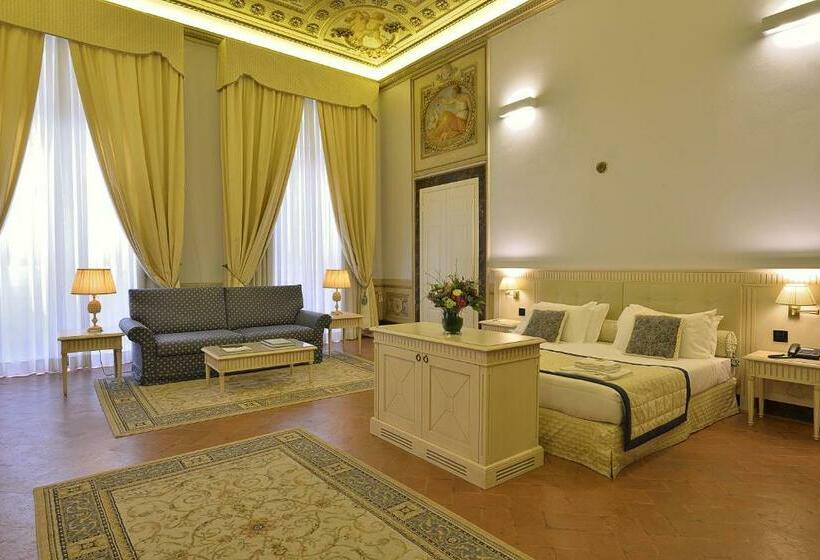 سوییت جونیور, Palazzo Guicciardini