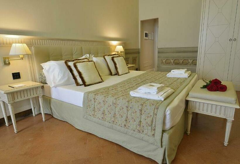 سوییت جونیور, Palazzo Guicciardini