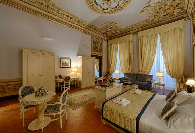 سوییت جونیور, Palazzo Guicciardini