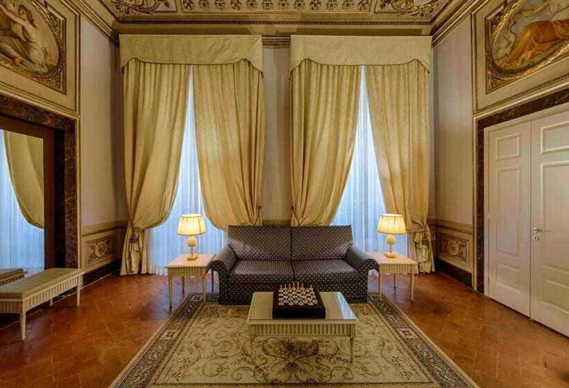 سوییت جونیور, Palazzo Guicciardini