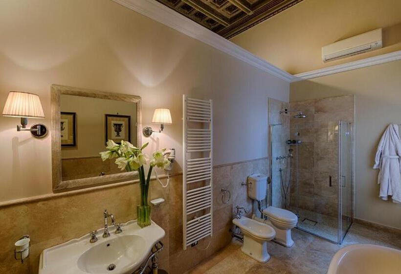 سوییت جونیور, Palazzo Guicciardini