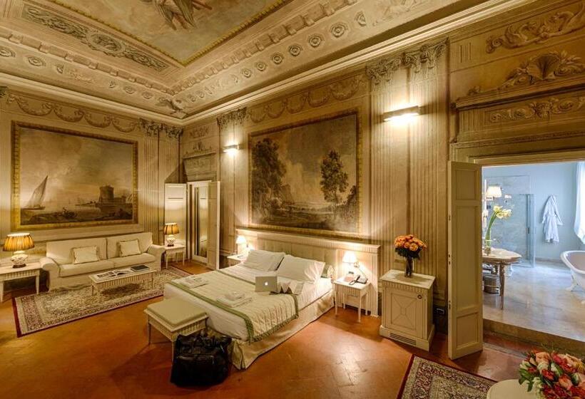 سوییت جونیور, Palazzo Guicciardini