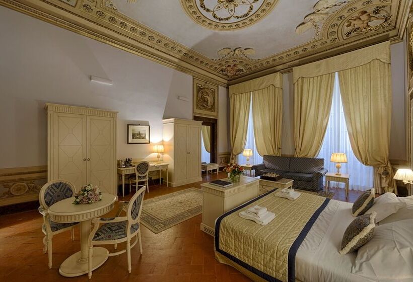 سوییت جونیور, Palazzo Guicciardini