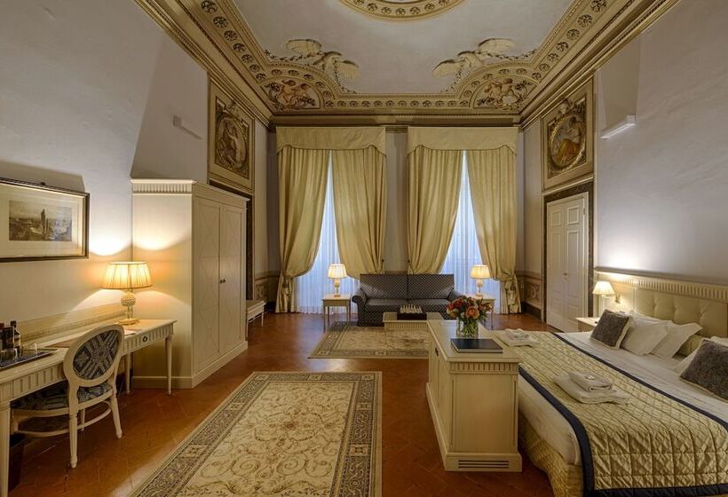 سوییت جونیور, Palazzo Guicciardini