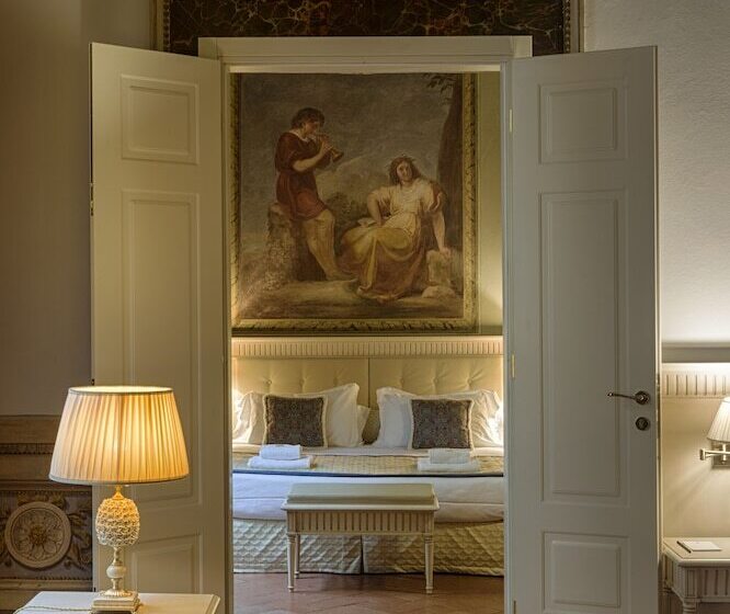 سوییت جونیور, Palazzo Guicciardini