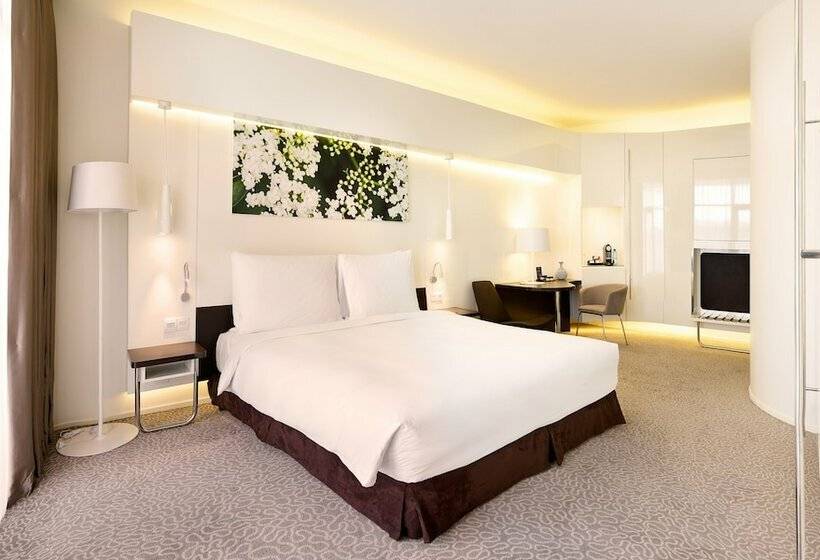 Suite with Terrace, Radisson Blu Hotel & Convention Centre Kigali