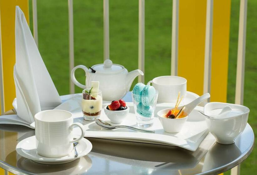 Suite with Terrace, Radisson Blu Hotel & Convention Centre Kigali