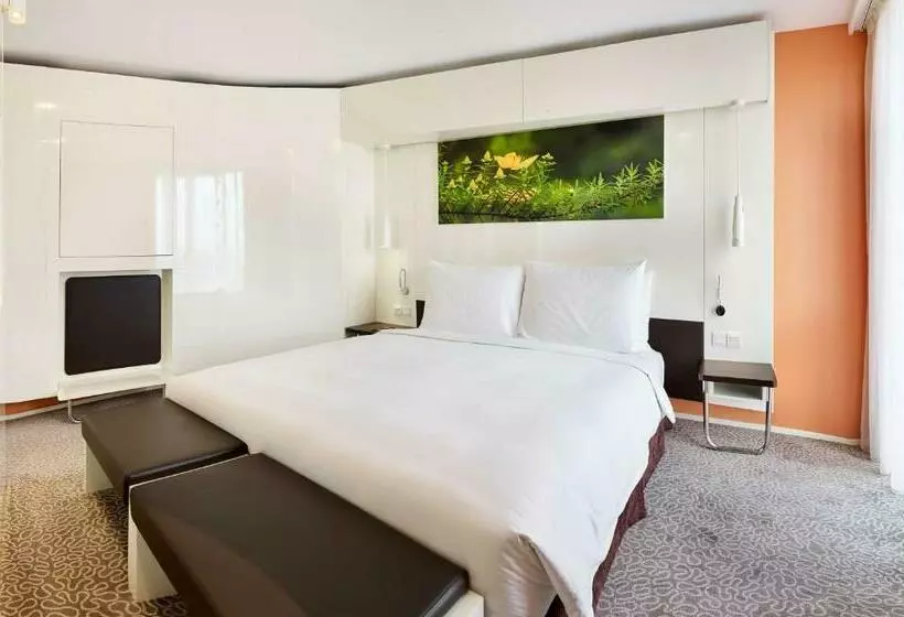 اتاق اجرایی, Radisson Blu Hotel & Convention Centre Kigali