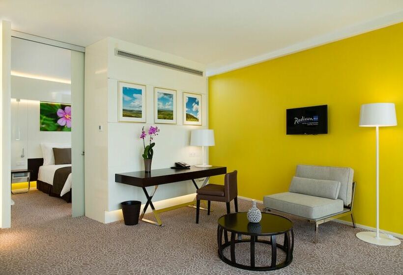 اتاق اجرایی, Radisson Blu Hotel & Convention Centre Kigali