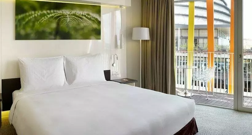 اتاق اجرایی, Radisson Blu Hotel & Convention Centre Kigali