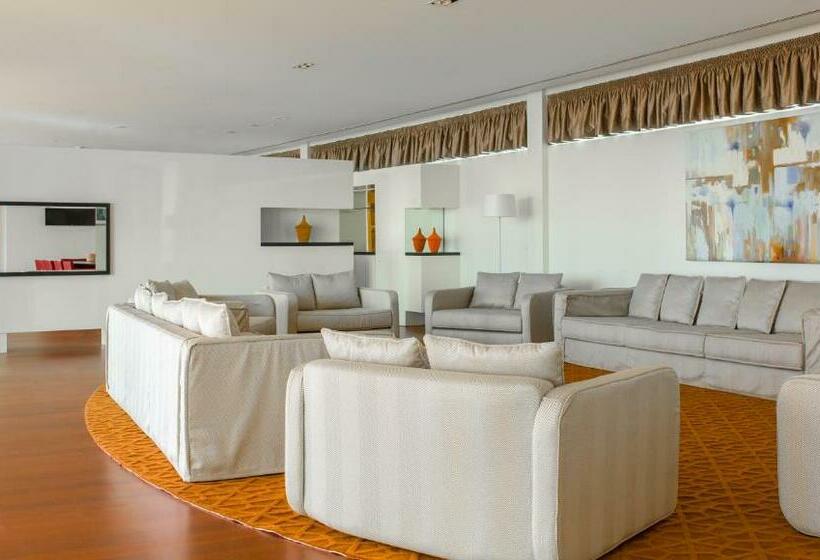 سوئیت رویال, Radisson Blu Hotel & Convention Centre Kigali