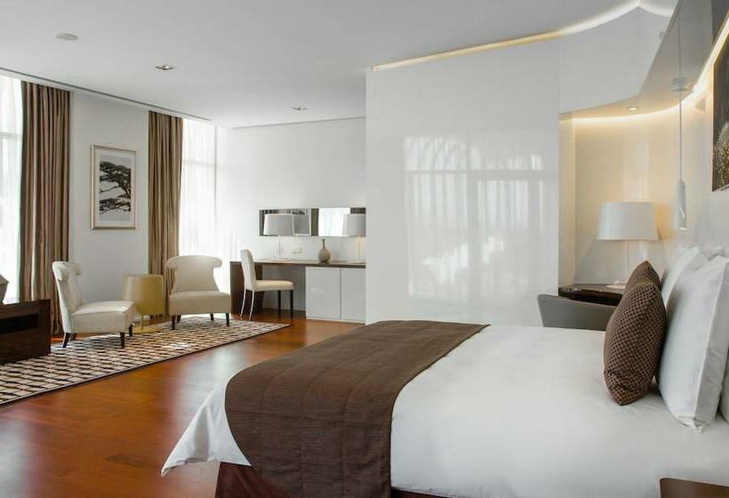 سوئیت رویال, Radisson Blu Hotel & Convention Centre Kigali