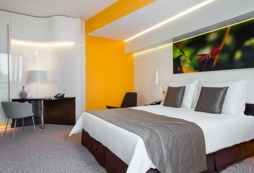 اتاق اجرایی با مشاهده, Radisson Blu Hotel & Convention Centre Kigali