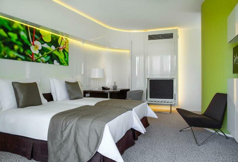 اتاق اجرایی با مشاهده, Radisson Blu Hotel & Convention Centre Kigali