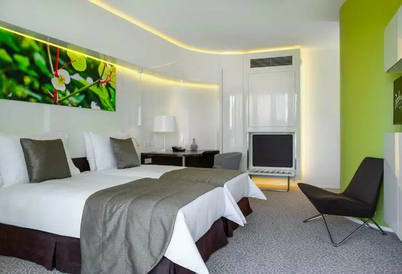 اتاق اجرایی با مشاهده, Radisson Blu Hotel & Convention Centre Kigali