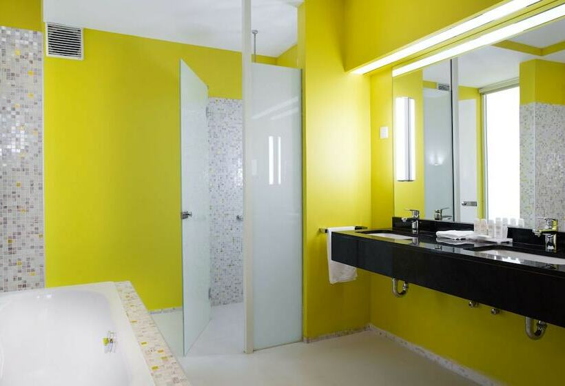 اتاق اجرایی با مشاهده, Radisson Blu Hotel & Convention Centre Kigali