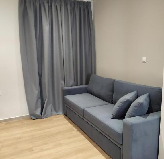 经济型三人房间, New Amaryllis