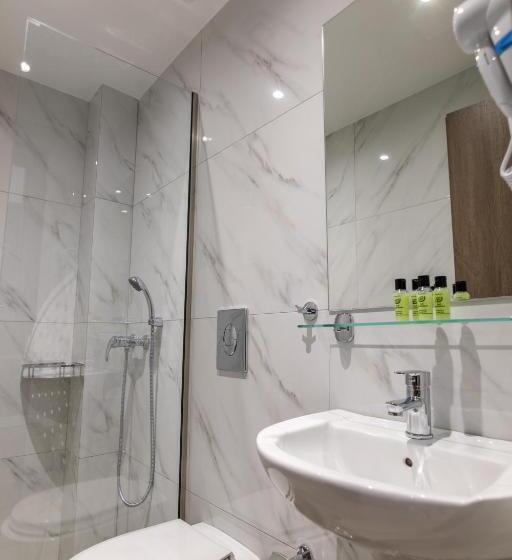 四人标准间, New Amaryllis