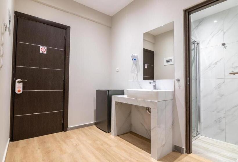 四人标准间, New Amaryllis