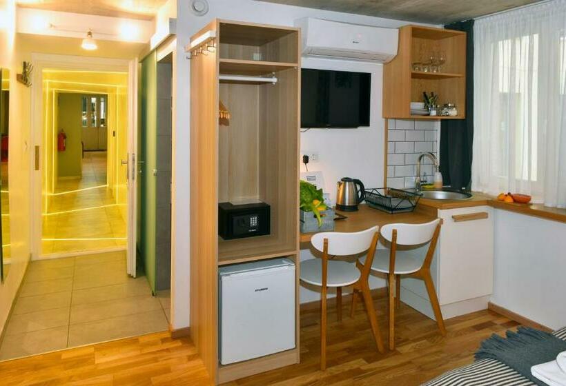 基本间, Walk Inn Váci 78