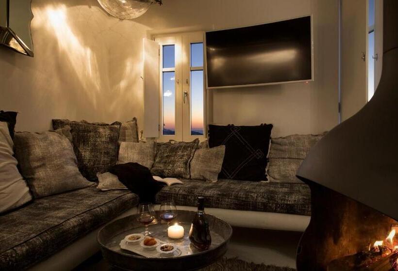Номер Стандарт, Erosantorini Estate