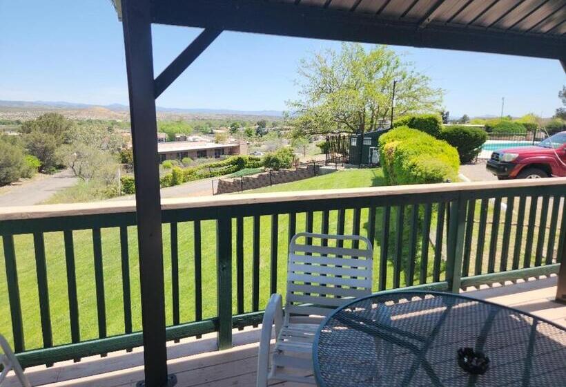 غرفة قياسية, The View Motel