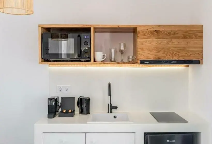 Duplex-sviitti, Elements Of Milos