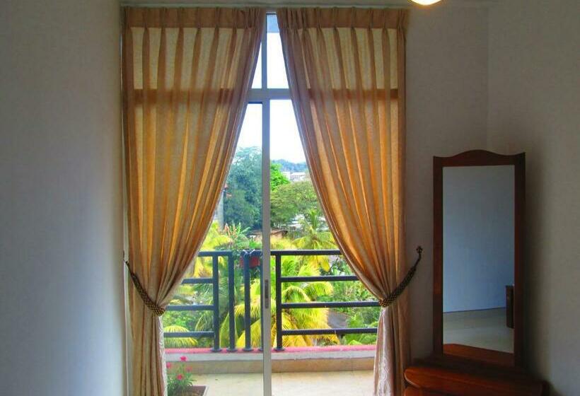 标准间带阳台, Kandyan Sweet Villa