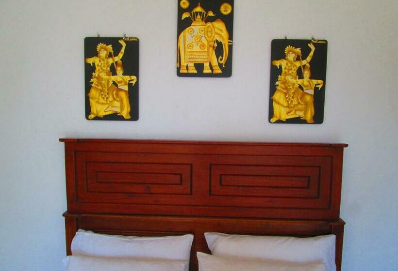 标准间带阳台, Kandyan Sweet Villa