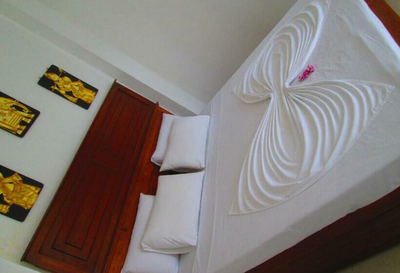 标准间带阳台, Kandyan Sweet Villa