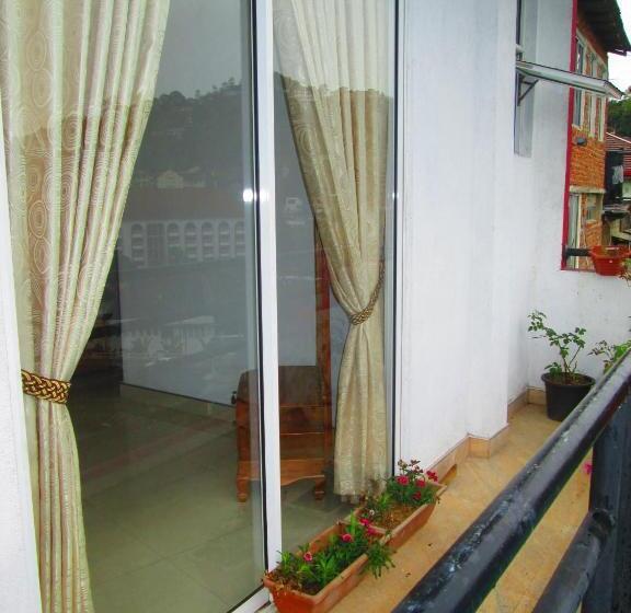 标准间带阳台, Kandyan Sweet Villa