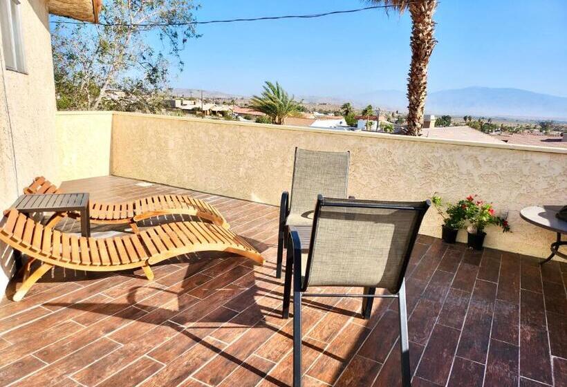 Номер Deluxe, Paradise Hot Springs