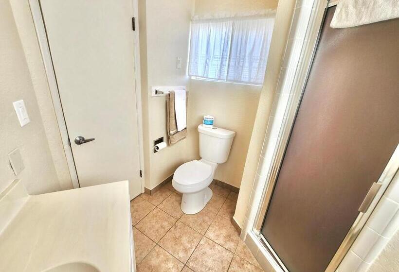 Номер Deluxe, Paradise Hot Springs