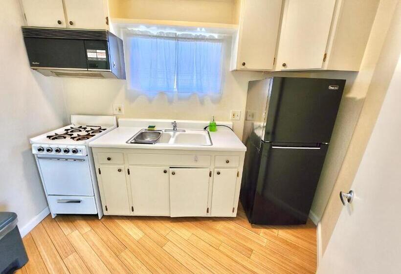 Номер Deluxe, Paradise Hot Springs