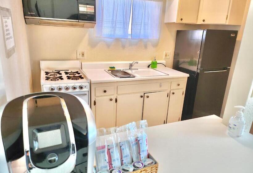 Номер Deluxe, Paradise Hot Springs