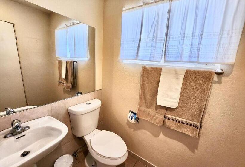 Номер Superior, Paradise Hot Springs