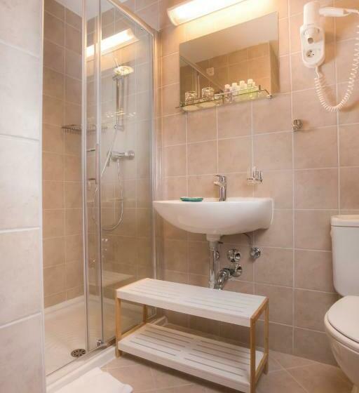 غرفة كلاسيكية مطلّة علي البحر, Villa Arausa