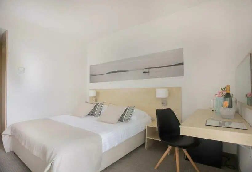 Classic room with balcony, Villa Arausa