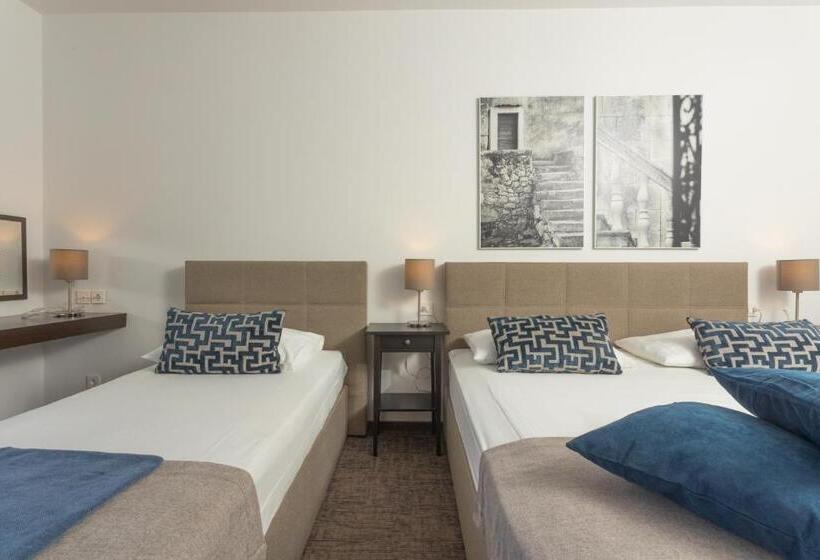 غرفة سوبيريور مزودة بشرفة, Villa Arausa