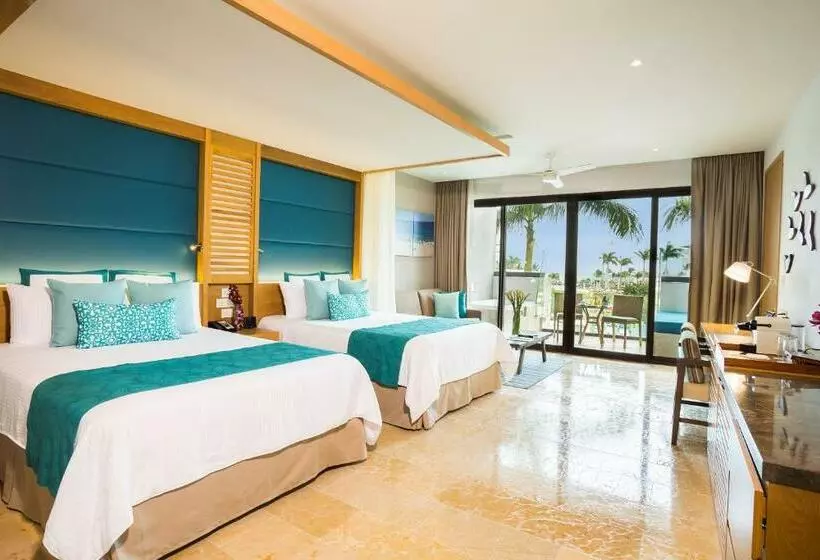 庭の見えるジュニアスイート, Dreams Playa Mujeres Golf & Spa Resort   All Inclusive