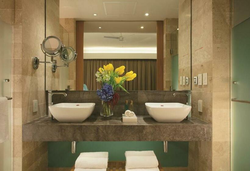 Полулюкс Вид на Бассейн, Dreams Playa Mujeres Golf & Spa Resort   All Inclusive