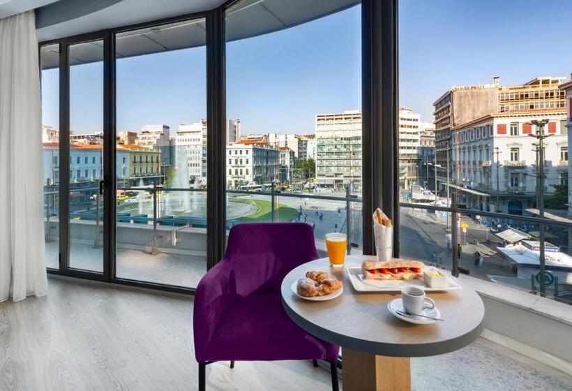 سوئیت با چشم‌انداز, Athens Tiare By Mage Hotels