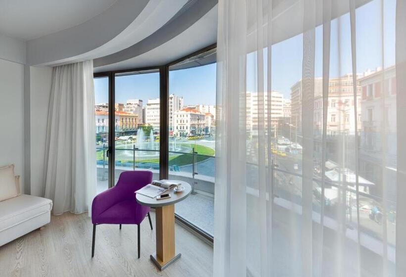 سوئیت با چشم‌انداز, Athens Tiare By Mage Hotels