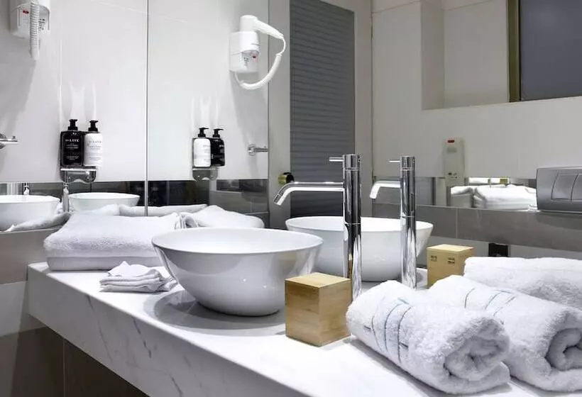 سوئیت با چشم‌انداز, Athens Tiare By Mage Hotels