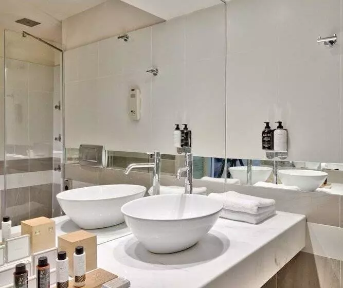 سوئیت با چشم‌انداز, Athens Tiare By Mage Hotels